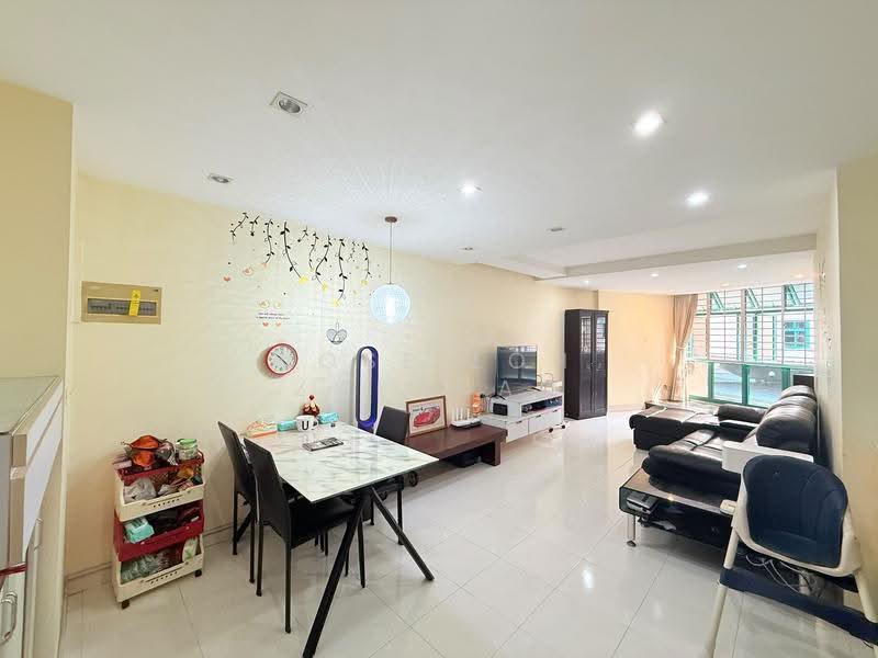 483 Segar Road, 483 Segar Road, Dairy Farm / Bukit Panjang / Choa Chu Kang, 3 Bedrooms, 1,206 sqft, HDB Flat For Sale, by Jose Loh Zhenhao, 500279511 - Living Room - PropertyGuru.com.sg