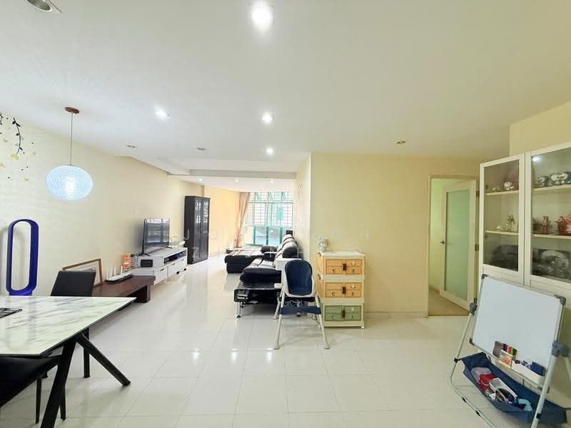 483 Segar Road, 483 Segar Road, Dairy Farm / Bukit Panjang / Choa Chu Kang, 3 Bedrooms, 1,206 sqft, HDB Flat For Sale, by Jose Loh Zhenhao, 500279511 - Living Room - PropertyGuru.com.sg