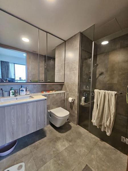 Twin VEW, 93 West Coast Vale, Buona Vista / West Coast / Clementi New Town, 2 Bedrooms, 743 sqft, Condominium For Sale, by Daven Neo, 500279513 - Bathroom - PropertyGuru.com.sg