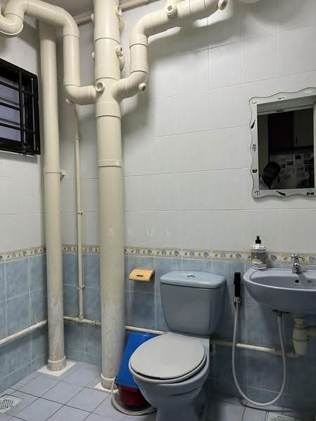77A Redhill Road, 77A Redhill Road, Alexandra / Commonwealth, Room Rental, 250 sqft, HDB Flat For Rent, by Arul ., 500279518 - Bathroom - PropertyGuru.com.sg