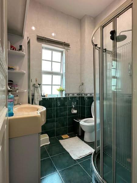 D11 Landed Luxury - Corner Terrace with Massive Rebuild Potential, Newton / Novena, 4 Bedrooms, 1,900 sqft, Corner Terrace For Sale, by Shirlene Sim, 500279521 - Bathroom - PropertyGuru.com.sg