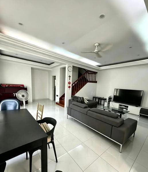 D11 Landed Luxury - Corner Terrace with Massive Rebuild Potential, Newton / Novena, 4 Bedrooms, 1,900 sqft, Corner Terrace For Sale, by Shirlene Sim, 500279521 - Living Room - PropertyGuru.com.sg