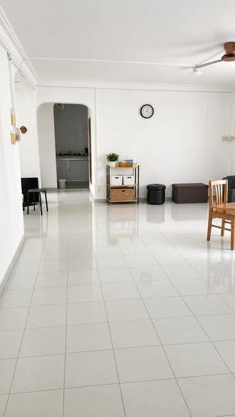 872 Yishun Street 81, 872 Yishun Street 81, Sembawang / Yishun, 3 Bedrooms, 1,216 sqft, HDB Flat For Rent, by Adrian Tan, 500279557 - Living Room - PropertyGuru.com.sg