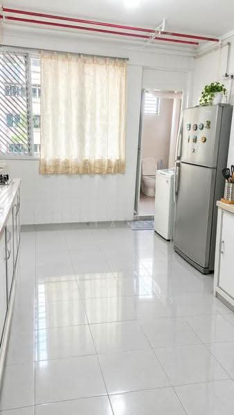 872 Yishun Street 81, 872 Yishun Street 81, Sembawang / Yishun, 3 Bedrooms, 1,216 sqft, HDB Flat For Rent, by Adrian Tan, 500279557 - Kitchen - PropertyGuru.com.sg