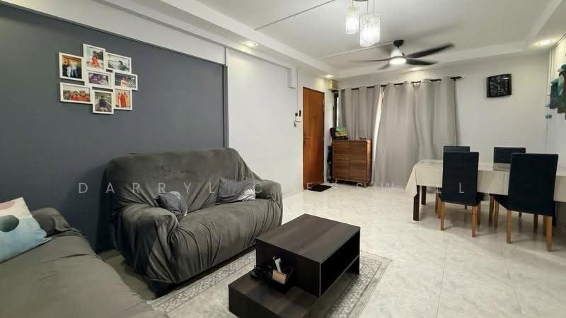 376 Clementi Avenue 4, 376 Clementi Avenue 4, Buona Vista / West Coast / Clementi New Town, 3 Bedrooms, 979 sqft, HDB Flat For Sale, by Darryl Cresswell, 500279572 - Living Room - PropertyGuru.com.sg