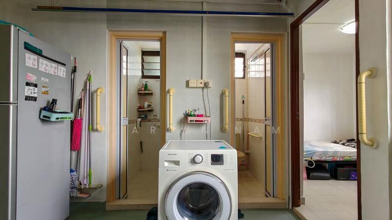 1 Ghim Moh Road, 1 Ghim Moh Road, Tanglin / Holland / Bukit Timah, 3 Bedrooms, 700 sqft, HDB Flat For Sale, by Pearlyn Nam, 500279576 - Bathroom - PropertyGuru.com.sg