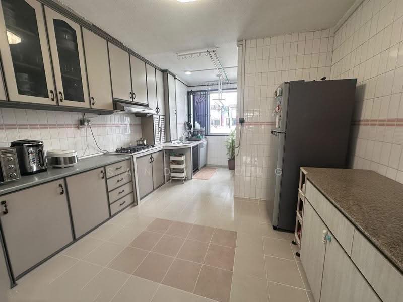 835 Jurong West Street 81, 835 Jurong West Street 81, Boon Lay / Jurong / Tuas, 3 Bedrooms, 1,119 sqft, HDB Flat For Sale, by Sandy Hong, 500279596 - Kitchen - PropertyGuru.com.sg