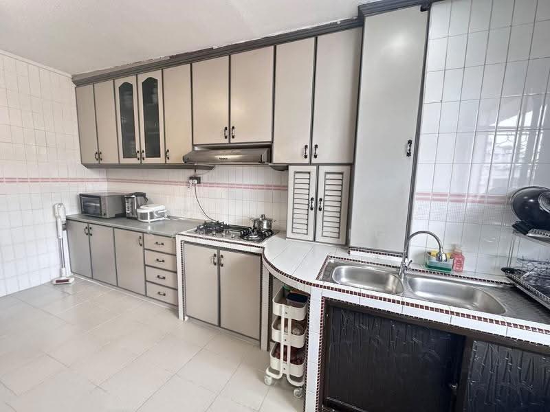 835 Jurong West Street 81, 835 Jurong West Street 81, Boon Lay / Jurong / Tuas, 3 Bedrooms, 1,119 sqft, HDB Flat For Sale, by Sandy Hong, 500279596 - Kitchen - PropertyGuru.com.sg