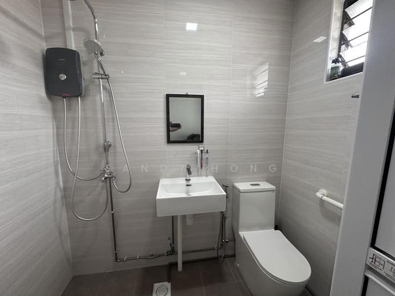 835 Jurong West Street 81, 835 Jurong West Street 81, Boon Lay / Jurong / Tuas, 3 Bedrooms, 1,119 sqft, HDB Flat For Sale, by Sandy Hong, 500279596 - Bathroom - PropertyGuru.com.sg