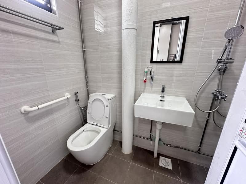 835 Jurong West Street 81, 835 Jurong West Street 81, Boon Lay / Jurong / Tuas, 3 Bedrooms, 1,119 sqft, HDB Flat For Sale, by Sandy Hong, 500279596 - Bathroom - PropertyGuru.com.sg