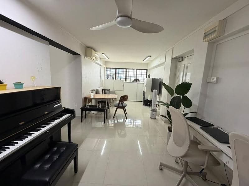 102 Spottiswoode Park Road, 102 Spottiswoode Park Road, Chinatown / Tanjong Pagar, 3 Bedrooms, 850 sqft, Apartment For Sale, by Hans Chee, 500279597 - Living Room - PropertyGuru.com.sg