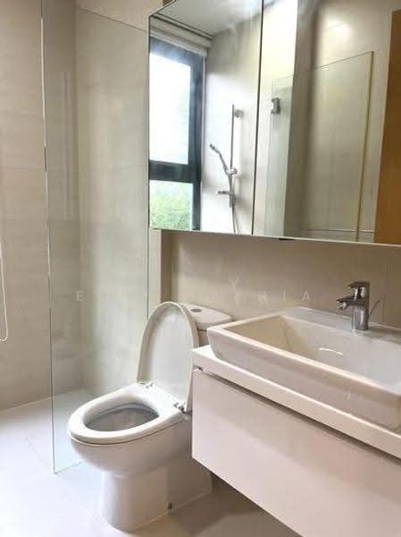Uber 388, 388 Upper East Coast Road, Bedok / Upper East Coast, 2 Bedrooms, 850 sqft, Condominium For Rent, by Elly Apphia, 500279620 - Bathroom - PropertyGuru.com.sg