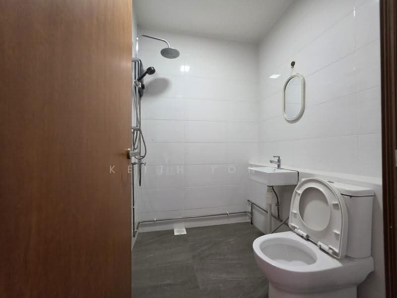 Sunrise Villa, Sunrise Terrace, Seletar / Yio Chu Kang, 4 Bedrooms, 2,500 sqft, Terraced House For Rent, by Keith Yong, 500279623 - Bathroom - PropertyGuru.com.sg