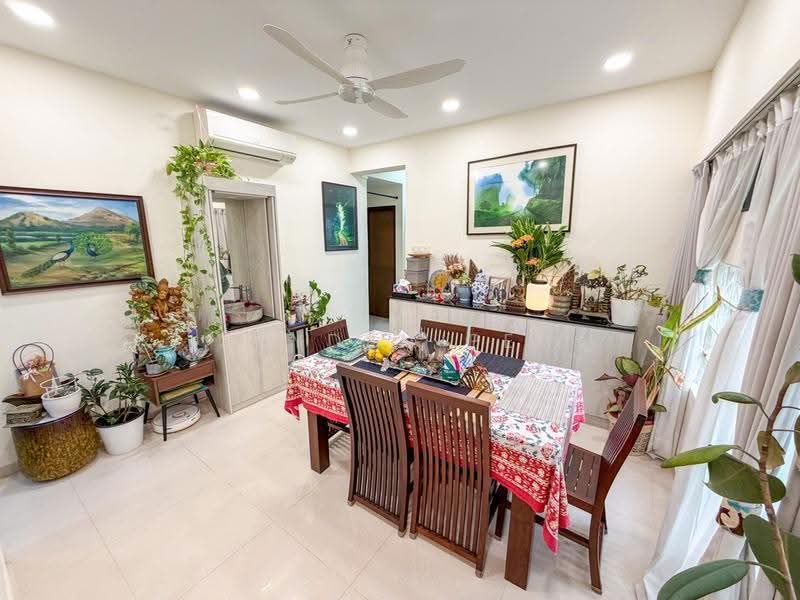Azalea Park Condo, 2 Flora Road, Changi Airport / Changi Village, 4 Bedrooms, 1,507 sqft, Condominium For Sale, by Jayden Peh, 500279627 - Dining Room - PropertyGuru.com.sg