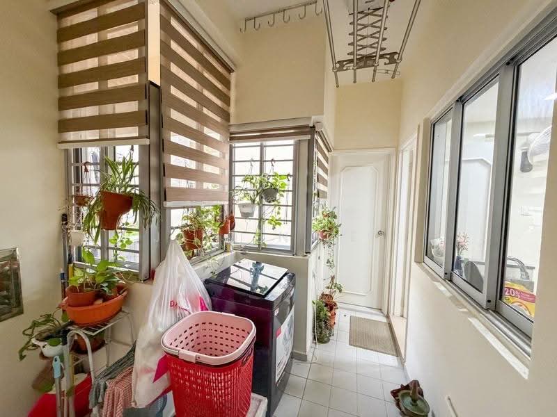 Azalea Park Condo, 2 Flora Road, Changi Airport / Changi Village, 4 Bedrooms, 1,507 sqft, Condominium For Sale, by Jayden Peh, 500279627 - Interior - PropertyGuru.com.sg