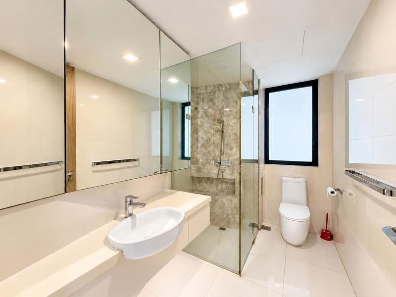 d'Leedon (Former Farrer Court), 11 Leedon Heights, Tanglin / Holland / Bukit Timah, 2 Bedrooms, 635 sqft, Condominium For Sale, by Josie Lee, 500279630 - Bathroom - PropertyGuru.com.sg