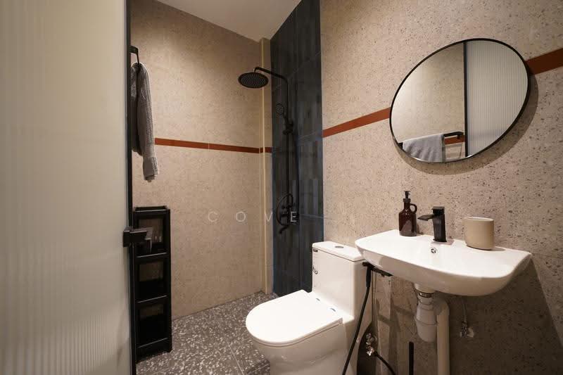 3 Norris Road - Master Room, Farrer Park / Serangoon Rd, Room Rental, 152 sqft, Conservation House For Rent, by Cove, 500279636 - Room 207/307 - Private Bathroom - PropertyGuru.com.sg