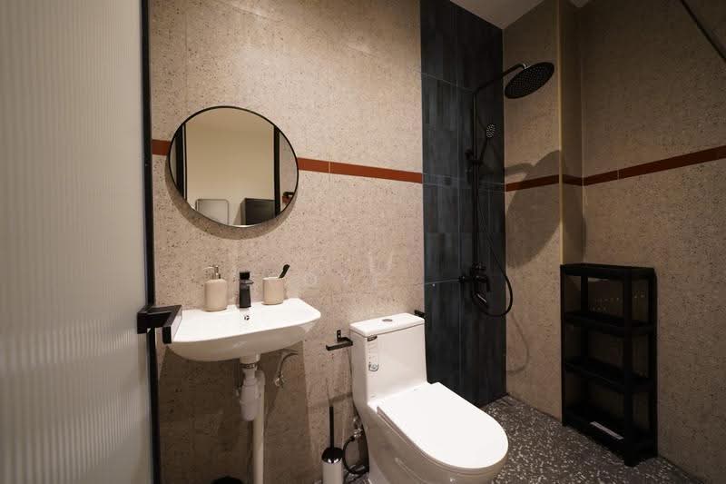 3 Norris Road - Master Room, Farrer Park / Serangoon Rd, Room Rental, 152 sqft, Conservation House For Rent, by Cove, 500279636 - Room 208/308 - Private Bathroom - PropertyGuru.com.sg