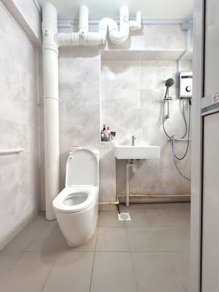 250 Bishan Street 22, 250 Bishan Street 22, Ang Mo Kio / Bishan / Thomson, 3 Bedrooms, 1,163 sqft, HDB Flat For Sale, by Nigel Tan, 500279650 - Bathroom - PropertyGuru.com.sg