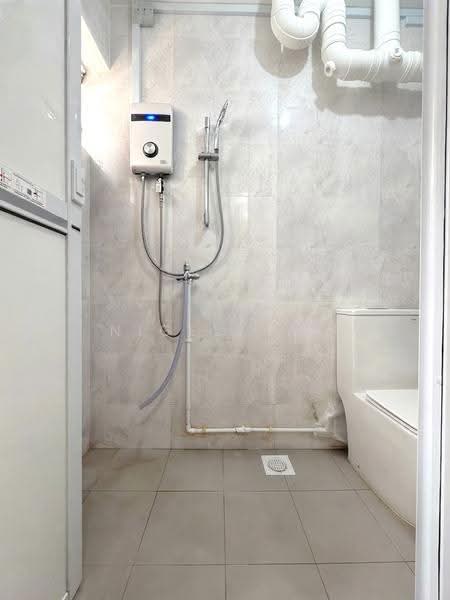 250 Bishan Street 22, 250 Bishan Street 22, Ang Mo Kio / Bishan / Thomson, 3 Bedrooms, 1,163 sqft, HDB Flat For Sale, by Nigel Tan, 500279650 - Bathroom - PropertyGuru.com.sg