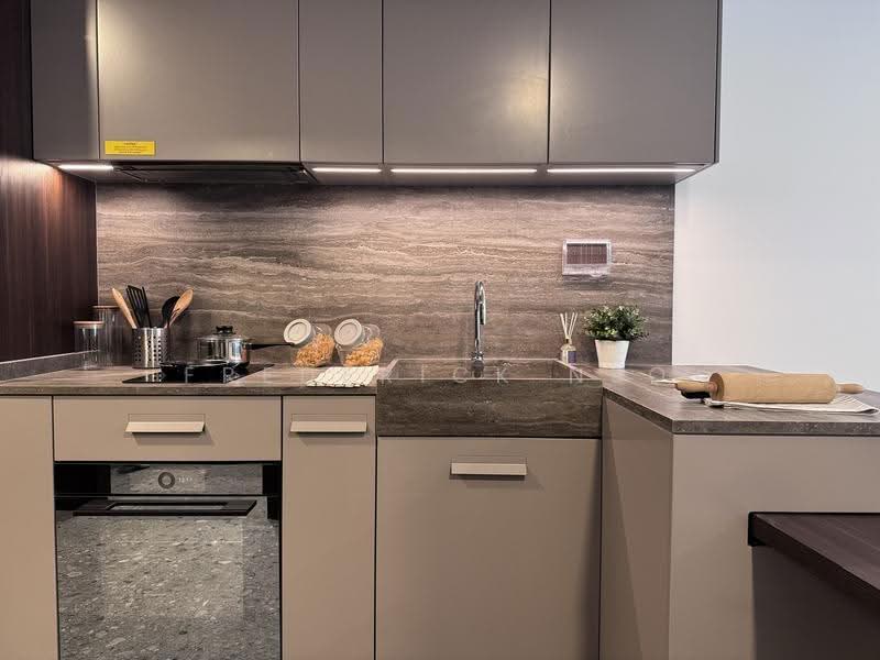 One Pearl Bank, 1 Pearl Bank, Alexandra / Commonwealth, 1 Bedroom, 570 sqft, Condominium For Sale, by Frederick Neo, 500279654 - Kitchen - PropertyGuru.com.sg