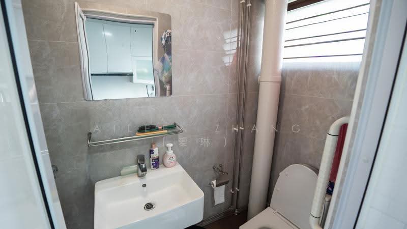 422 Fajar Road, 422 Fajar Road, Dairy Farm / Bukit Panjang / Choa Chu Kang, 4 Bedrooms, 1,572 sqft, HDB Flat For Sale, by Aileen Zhang (爱琳), 500279664 - Bathroom - PropertyGuru.com.sg