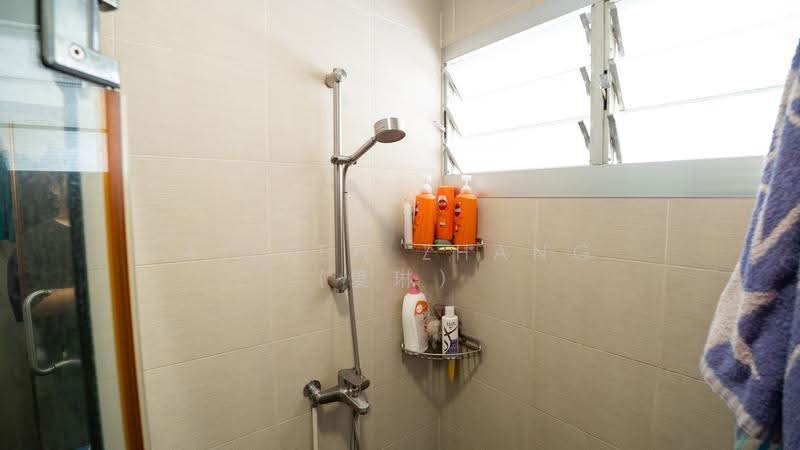422 Fajar Road, 422 Fajar Road, Dairy Farm / Bukit Panjang / Choa Chu Kang, 4 Bedrooms, 1,572 sqft, HDB Flat For Sale, by Aileen Zhang (爱琳), 500279664 - Bathroom - PropertyGuru.com.sg