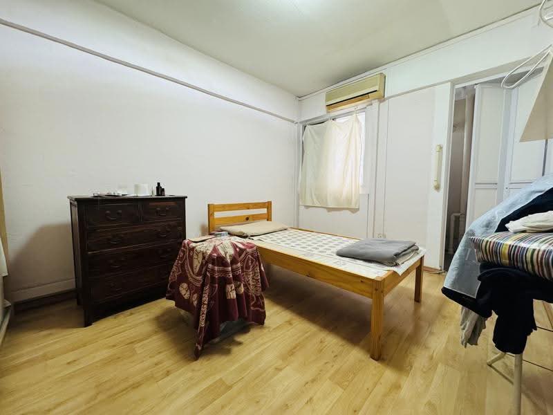 215 Bukit Batok Street 21, 215 Bukit Batok Street 21, Dairy Farm / Bukit Panjang / Choa Chu Kang, 2 Bedrooms, 721 sqft, HDB Flat For Sale, by Max Lee, 500279670 - Bedroom - PropertyGuru.com.sg