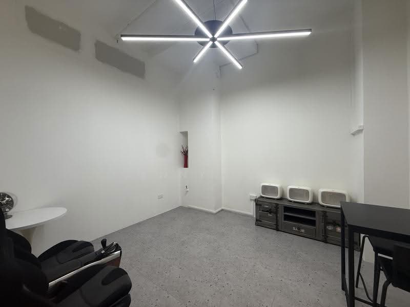 Woodlands 11, 11 Woodlands Close, Admiralty / Woodlands, 170 sqft, Light Industrial (B1) For Rent, by Jenny Lee, 500279676 - Interior - CommercialGuru.com.sg