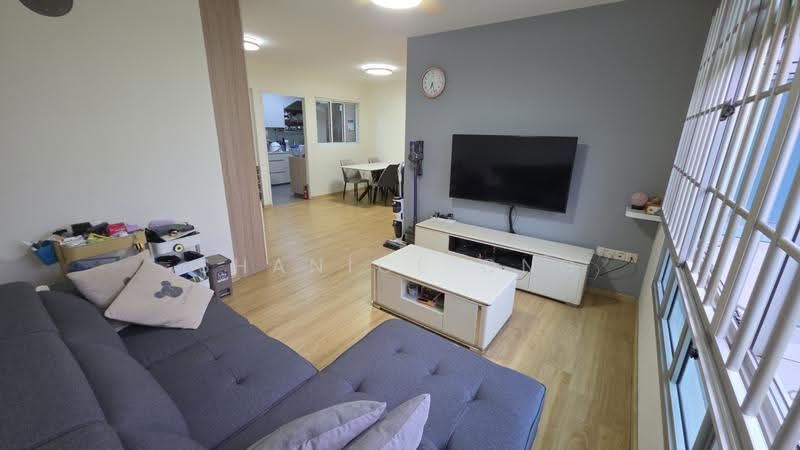 815A Choa Chu Kang Avenue 7, 815A Choa Chu Kang Avenue 7, Dairy Farm / Bukit Panjang / Choa Chu Kang, 3 Bedrooms, 1,001 sqft, HDB Flat For Sale, by Shanice ONG, 500279681 - Living Room - PropertyGuru.com.sg