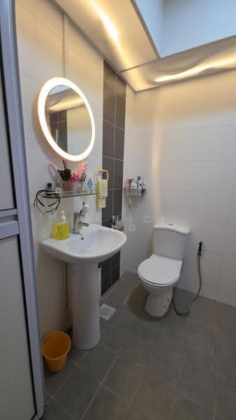 815A Choa Chu Kang Avenue 7, 815A Choa Chu Kang Avenue 7, Dairy Farm / Bukit Panjang / Choa Chu Kang, 3 Bedrooms, 1,001 sqft, HDB Flat For Sale, by Shanice ONG, 500279681 - Master Bathroom - PropertyGuru.com.sg