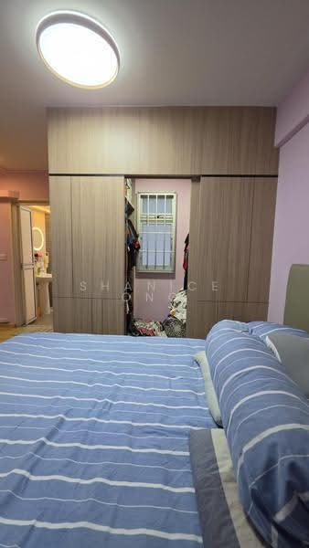 815A Choa Chu Kang Avenue 7, 815A Choa Chu Kang Avenue 7, Dairy Farm / Bukit Panjang / Choa Chu Kang, 3 Bedrooms, 1,001 sqft, HDB Flat For Sale, by Shanice ONG, 500279681 - Master bedroom - PropertyGuru.com.sg