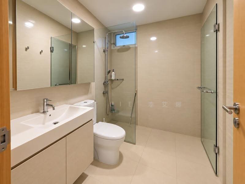 Spacious 2 Bedders near Tampines MRT, Pasir Ris / Tampines, 2 Bedrooms, 872 sqft, Condominium For Rent, by Aina Lie 李艾娜, 500279687 - Bathroom - PropertyGuru.com.sg