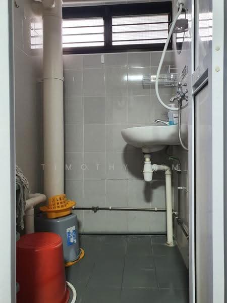 502 Bedok North Street 3, 502 Bedok North Street 3, Bedok / Upper East Coast, 2 Bedrooms, 635 sqft, HDB Flat For Sale, by Timothy Sim, 500279699 - Bathroom - PropertyGuru.com.sg
