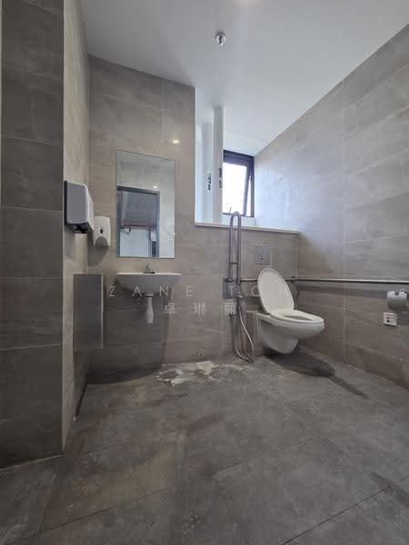 Tampines Connection, 2 Tampines North Drive 4, Pasir Ris / Tampines, 2,045 sqft, Factory / Workshop (B2) For Rent, by Zane Toh 卓琳丽, 500279709 - Bathroom - CommercialGuru.com.sg