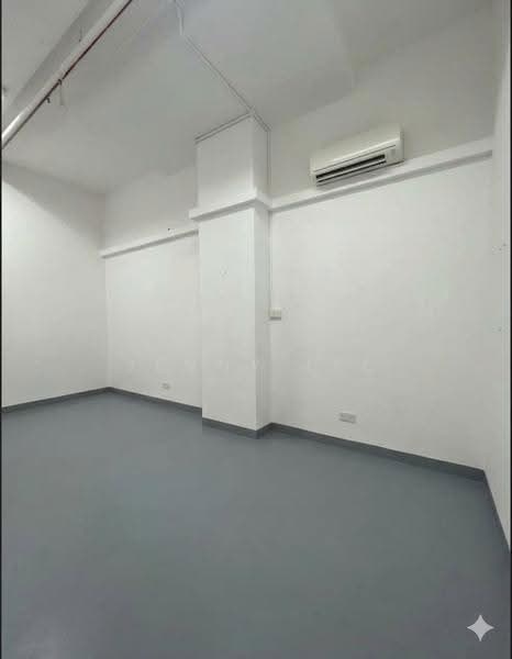 Woodlands 11, 11 Woodlands Close, Admiralty / Woodlands, 200 sqft, Light Industrial (B1) For Rent, by Jenny Lee, 500279724 - Interior - CommercialGuru.com.sg