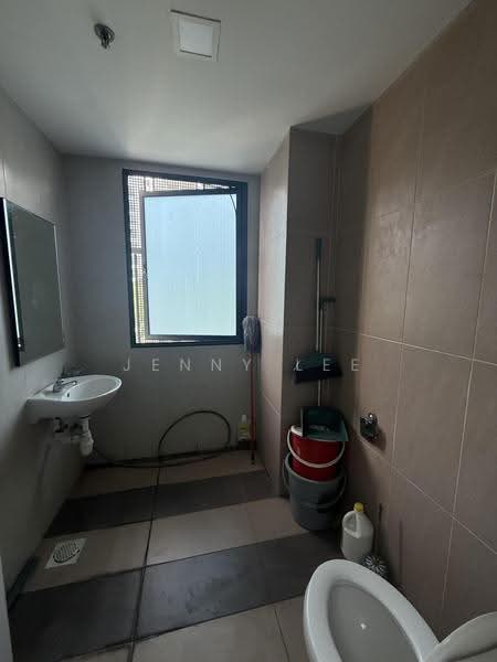 Woodlands 11, 11 Woodlands Close, Admiralty / Woodlands, 200 sqft, Light Industrial (B1) For Rent, by Jenny Lee, 500279724 - Bathroom - CommercialGuru.com.sg