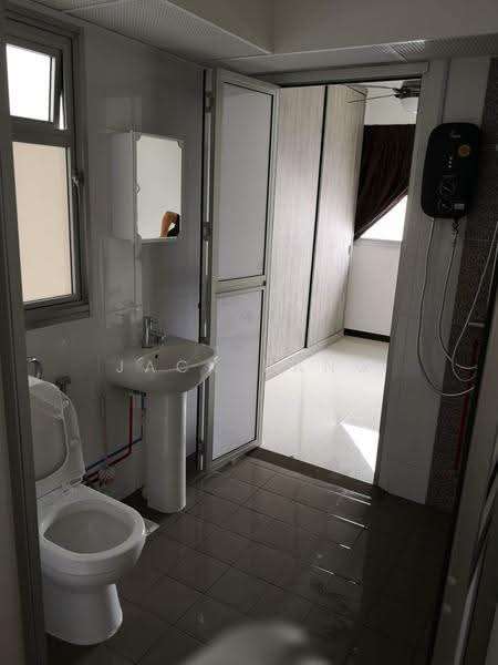 363B Sembawang Crescent, 363B Sembawang Crescent, Sembawang / Yishun, 1 Bedroom, 506 sqft, HDB Flat For Rent, by Jack Pang, 500279725 - Bathroom - PropertyGuru.com.sg