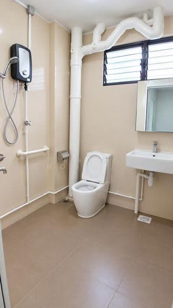 865 Yishun Street 81, 865 Yishun Street 81, Sembawang / Yishun, 4 Bedrooms, 1,313 sqft, HDB Flat For Sale, by Denyse Chong 张芸珊, 500279738 - Bathroom - PropertyGuru.com.sg
