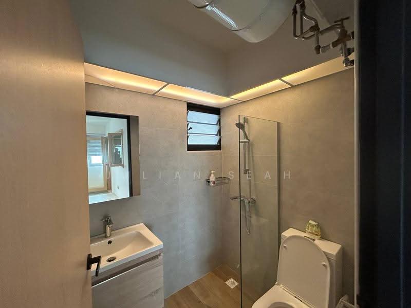 312C Clementi Avenue 4, 312C Clementi Avenue 4, Buona Vista / West Coast / Clementi New Town, 2 Bedrooms, 1,001 sqft, HDB Flat For Sale, by Julian Seah, 500279739 - Bathroom - PropertyGuru.com.sg