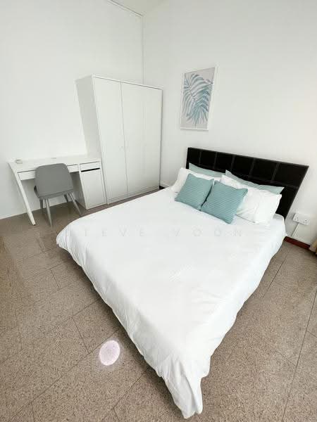 Queens, 16 Stirling Road, Alexandra / Commonwealth, Room Rental, 150 sqft, Condominium For Rent, by Steve Voon, 500279746 - Bedroom - PropertyGuru.com.sg