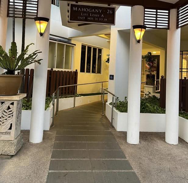 Northoaks, 20 Woodlands Cresent, Admiralty / Woodlands, 3 Bedrooms, 1,238 sqft, Condominium For Sale, by Carol Liew, 500279757 - Entrance walkway - PropertyGuru.com.sg
