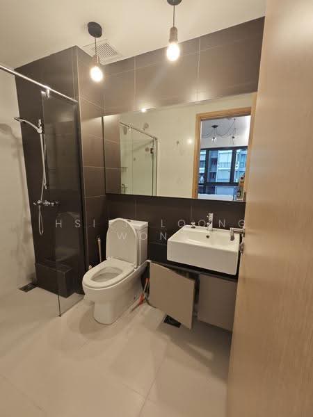 Esparina Residences, 117 Compassvale Bow, Hougang / Punggol / Sengkang, Studio, 400 sqft, Condominium For Rent, by Hsien Loong Wong, 500279760 - Bathroom - PropertyGuru.com.sg