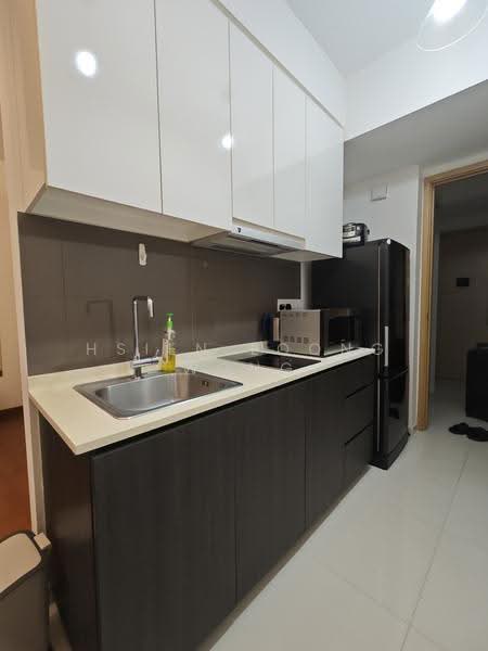 Esparina Residences, 117 Compassvale Bow, Hougang / Punggol / Sengkang, Studio, 400 sqft, Condominium For Rent, by Hsien Loong Wong, 500279760 - Kitchen - PropertyGuru.com.sg