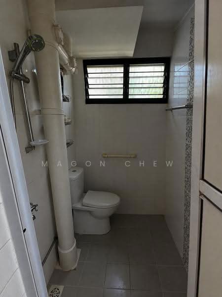 180 Ang Mo Kio Avenue 5, 180 Ang Mo Kio Avenue 5, Ang Mo Kio / Bishan / Thomson, 2 Bedrooms, 883 sqft, HDB Flat For Sale, by Magon Chew, 500279783 - Bathroom - PropertyGuru.com.sg