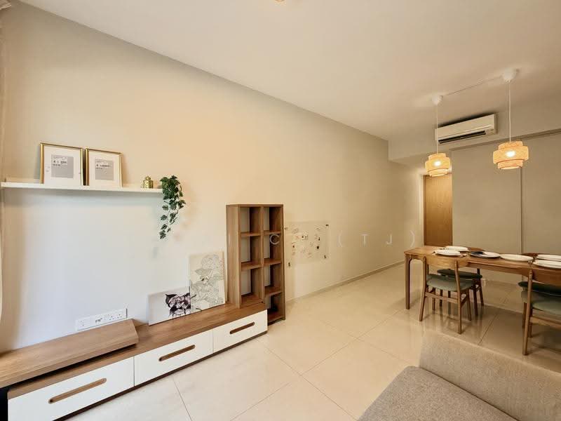 Midwood, 10 Hillview Rise, Dairy Farm / Bukit Panjang / Choa Chu Kang, 3 Bedrooms, 990 sqft, Condominium For Sale, by TJHAI C. (TJ), 500279815 - Living Room - PropertyGuru.com.sg