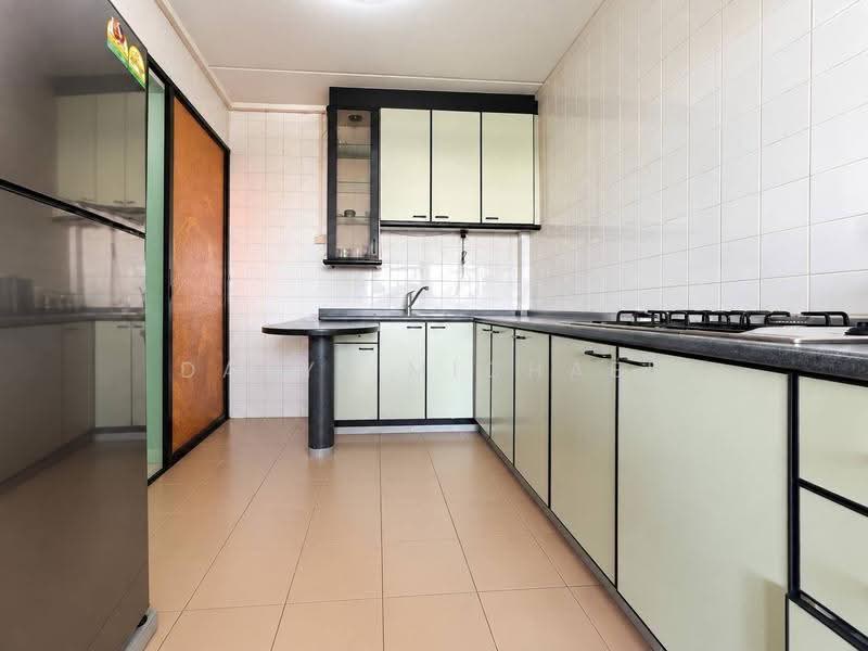 112 Lorong 3 Geylang, 112 Lorong 3 Geylang, Eunos / Geylang / Paya Lebar, 3 Bedrooms, 1,151 sqft, HDB Flat For Sale, by Daryl Michael, 500279835 - Kitchen - PropertyGuru.com.sg