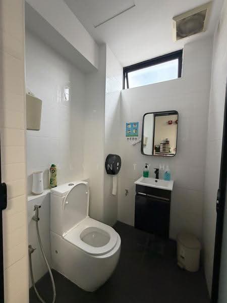 Sam Leong Road, Farrer Park / Serangoon Rd, 2,500 sqft, Shop / Shophouse For Rent, by Alvin Tyh, 500279836 - Bathroom - CommercialGuru.com.sg