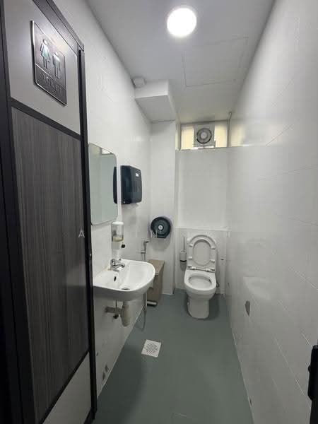Sam Leong Road, Farrer Park / Serangoon Rd, 5,000 sqft, Shop / Shophouse For Rent, by Alvin Tyh, 500279838 - Bathroom - CommercialGuru.com.sg
