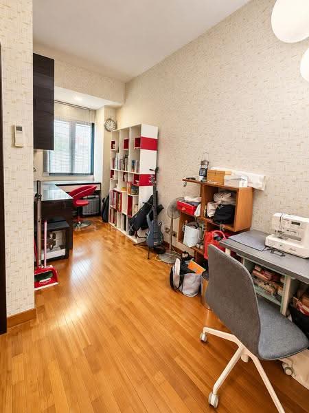 D'Manor, 315 Tanah Merah Kechil Avenue, Bedok / Upper East Coast, 6 Bedrooms, 3,305 sqft, Terraced House For Sale, by Alex Cher, 500279847 - Study - PropertyGuru.com.sg